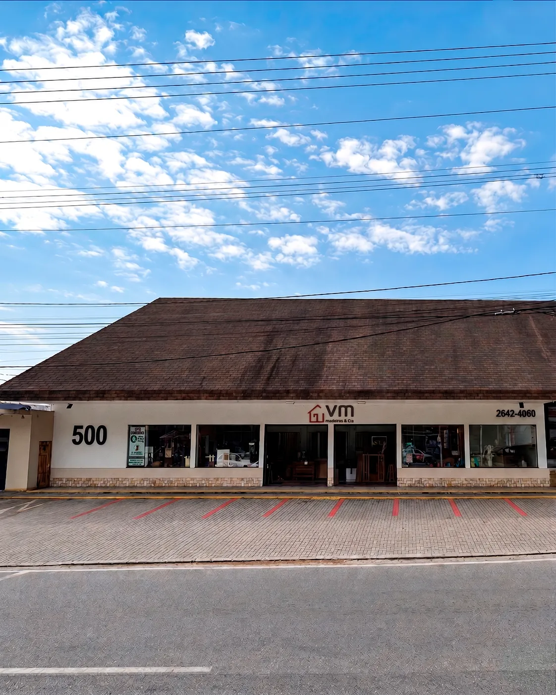Fachada da VM Madeiras & Cia - Av. Alberto Torres, 500 - Teresópolis, RJ